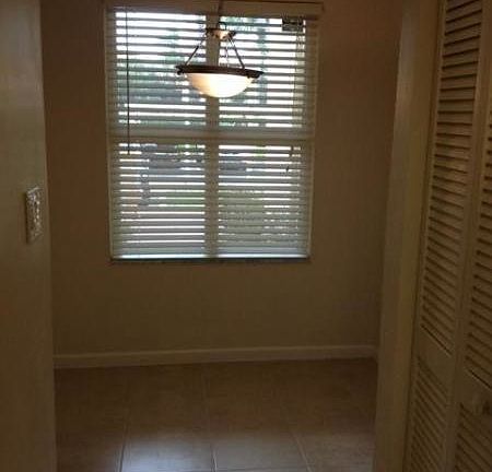 5th image of 1103 Glenmoor Dr