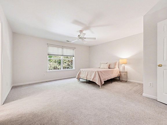 5th image of 1132 Vermillion Dr