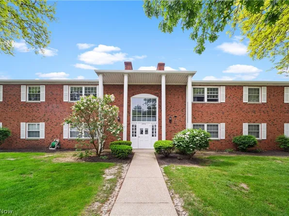 2800 Pease Dr APT 213S, Rocky River, OH 44116