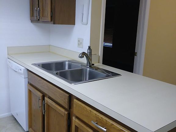 5th image of 4392 White Pine Ave