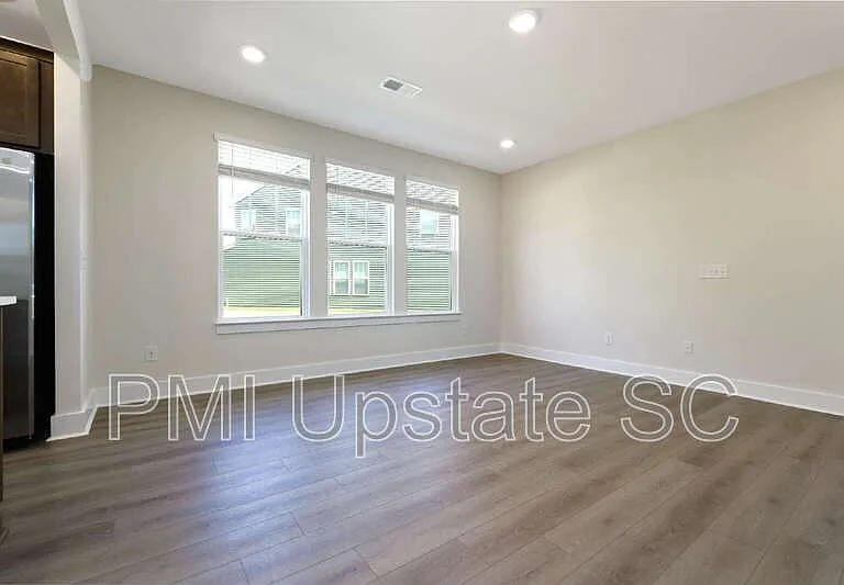 214 Cali Way — Photo 8