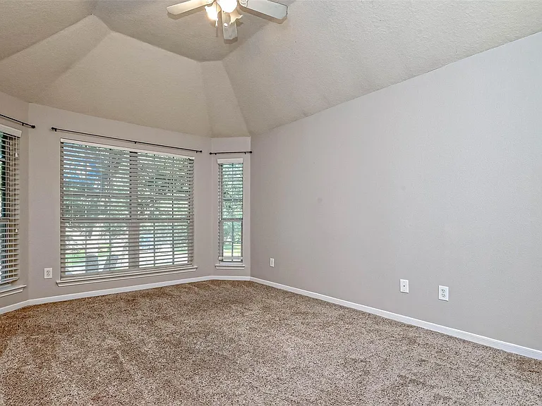 11011 Sprucedale Ct — Photo 26