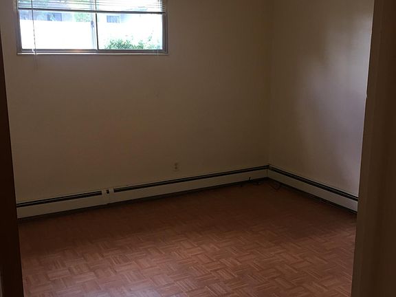 5th image of 131 E Greenwood Ave #3