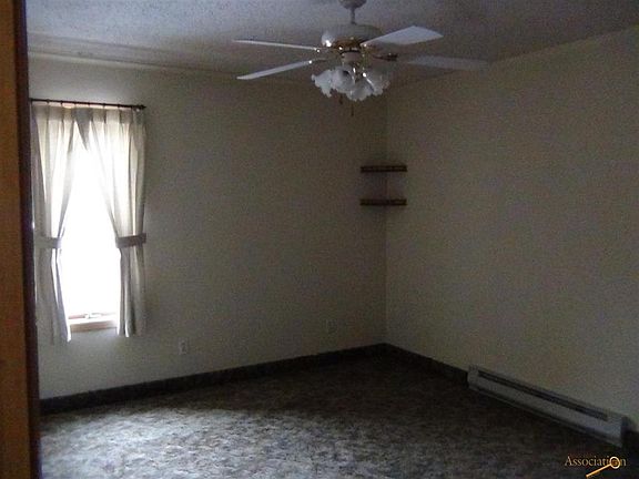 5th image of 521 Pine Mountain Ave