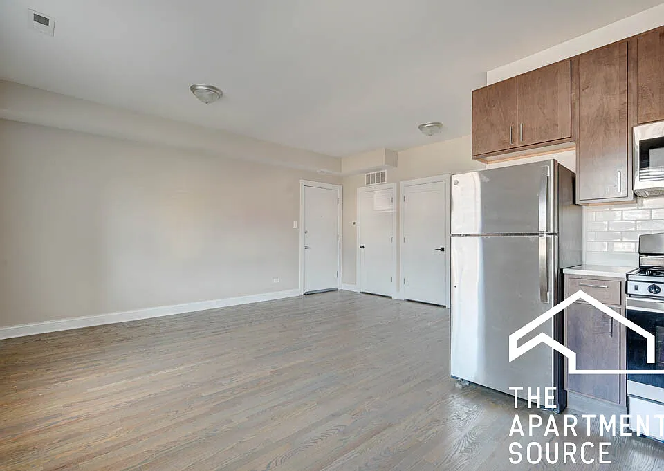 3409 W Fullerton Ave #2S