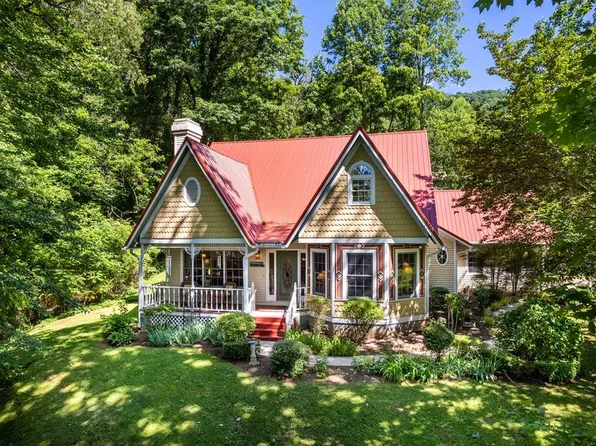 21 Briarwood Rd, Sylva, NC 28779