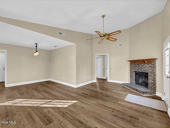4th image of 4302 Watson Dr