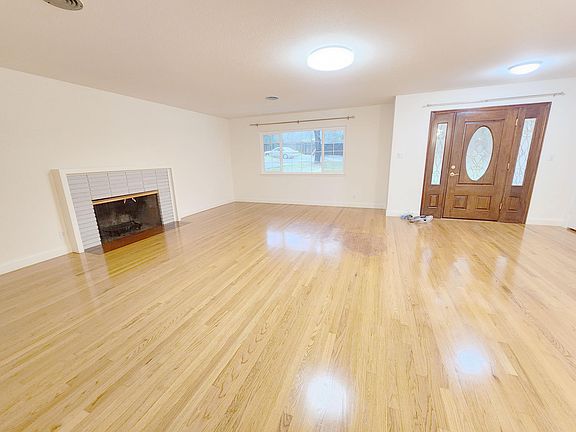 3rd image of 15288 Fruitvale Ave
