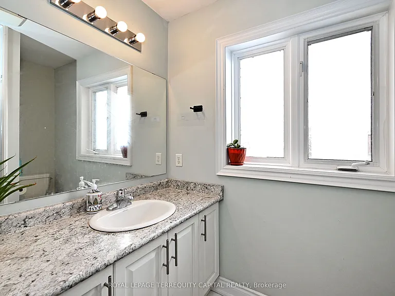 31 Madelaine Dr #6 — Photo 29