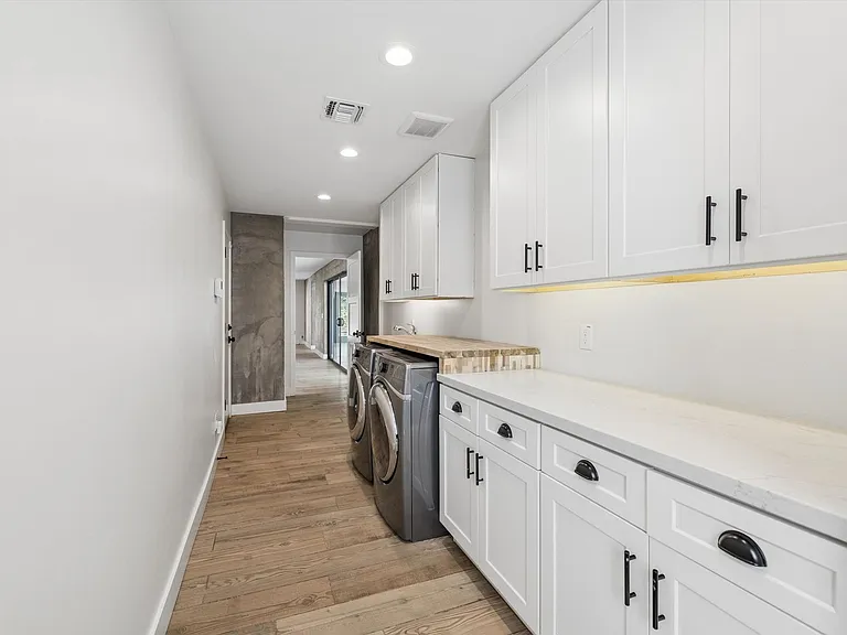 301 E Royal Palm Rd — Photo 46