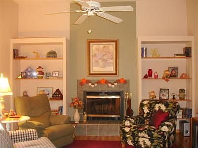 3rd image of 51395 Pine St