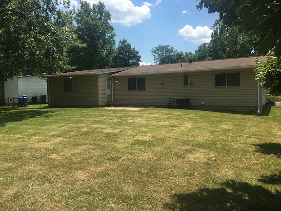 3rd image of 11890 Laredo Ct