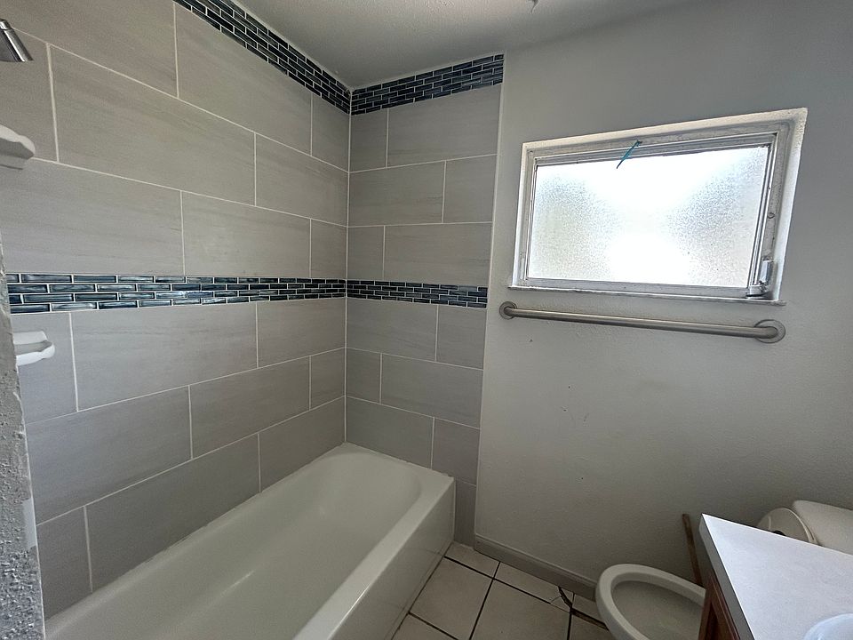 2nd image of 6217 Spanish Oak Dr