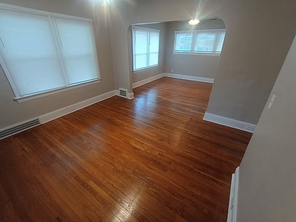 4th image of 1362 Marlowe Ave #Up