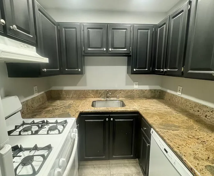 204 Pine St — Photo 14