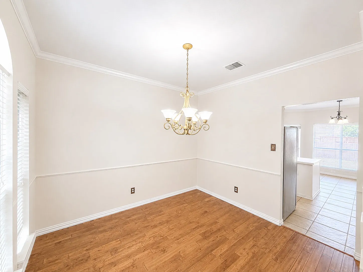 4 bed, 2.5 bath, 2155 sqft, $2,550 — Photo 4