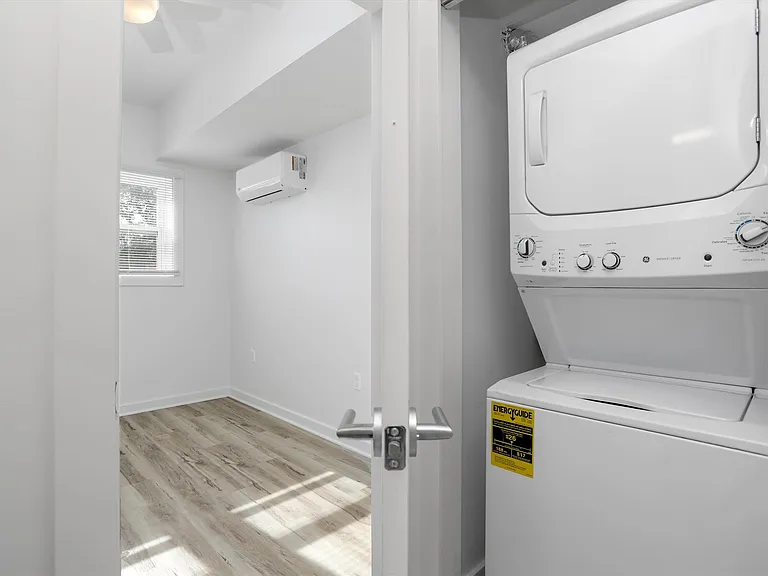 799 E Grand Blvd #8 — Photo 8