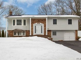 23 Chassyl Rd, Commack, NY 11725