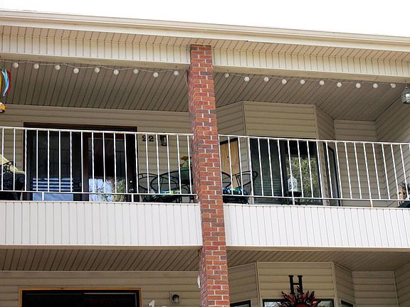 2nd image of 22 Lakeshore Ct