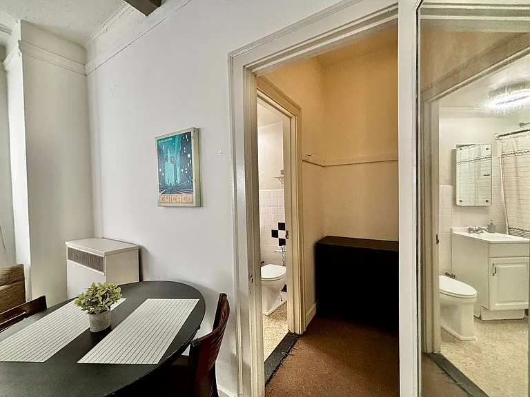 Canterbury Court Apartments — Photo 54