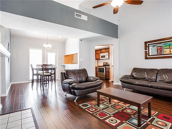3rd image of 3105 San Jacinto St APT 319