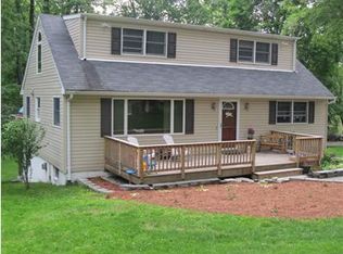 2 Ayers Cir, Newton, NJ 07860