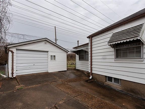 4th image of 7401 Haywood Dr