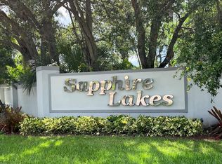 655 Luisa Ln APT 3, Naples, FL 34104
