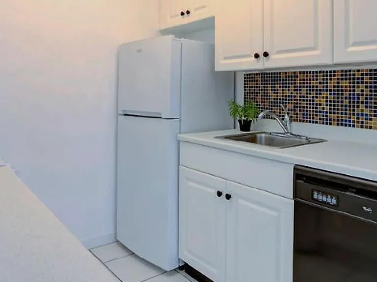 1100 Collins Ave #308 — Photo 19