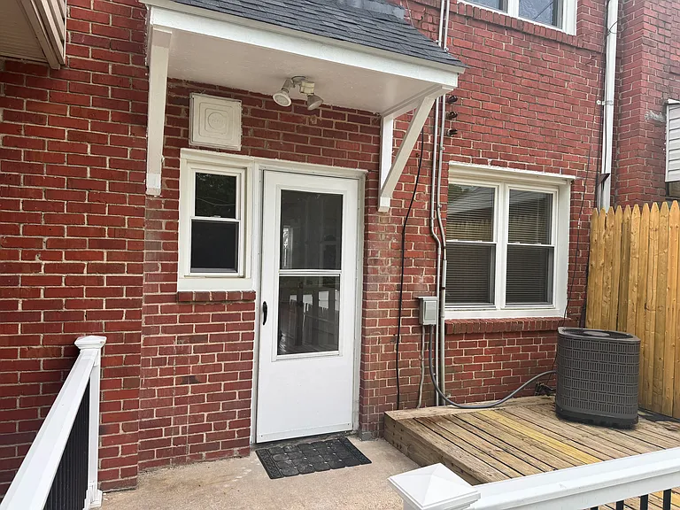 1548 Aldeney Ave — Photo 18