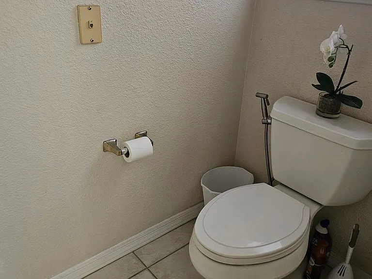 705 Armour Dr — Photo 13