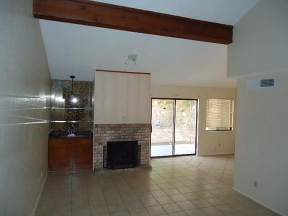 4th image of 7041 Orizaba Ave