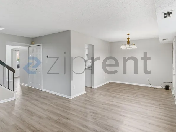 1021 Smoke Tree Ln, Virginia Beach, VA 23452