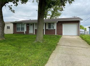 102 Keeney Dr, Saint Charles, MO 63304