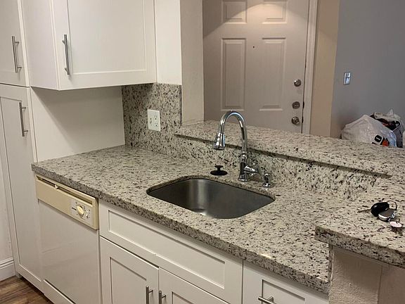 5th image of 2946 S University Dr APT 7207