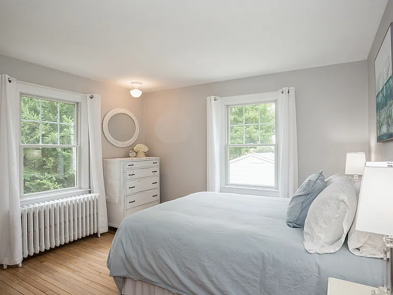 143 Bay St — Photo 15