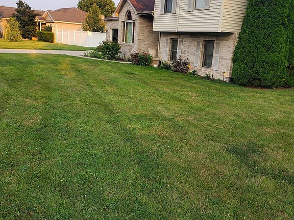 4th image of 6879 Fox Tail Ave
