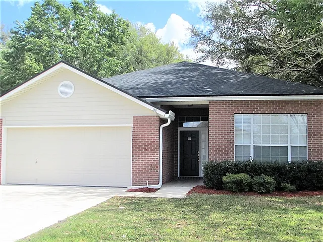 3 bed, 2.0 bath, 1902 sqft, $2,170 — Photo 1