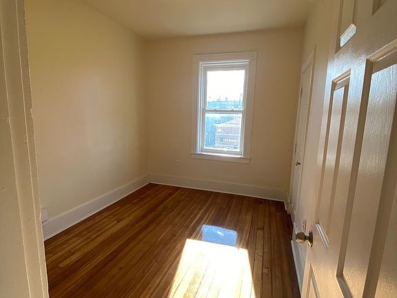 5th image of 316-324 Talbot Ave #320-1