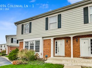 1694 Colonial Ln #1, Winnetka, IL 60093