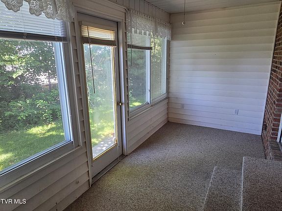 4th image of 400 Sunset Dr APT G33
