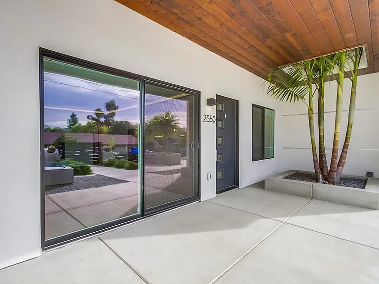 2550 Gregory Dr — Photo 7