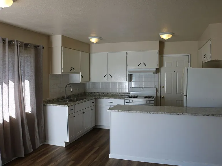 3588 Pine St — Photo 21