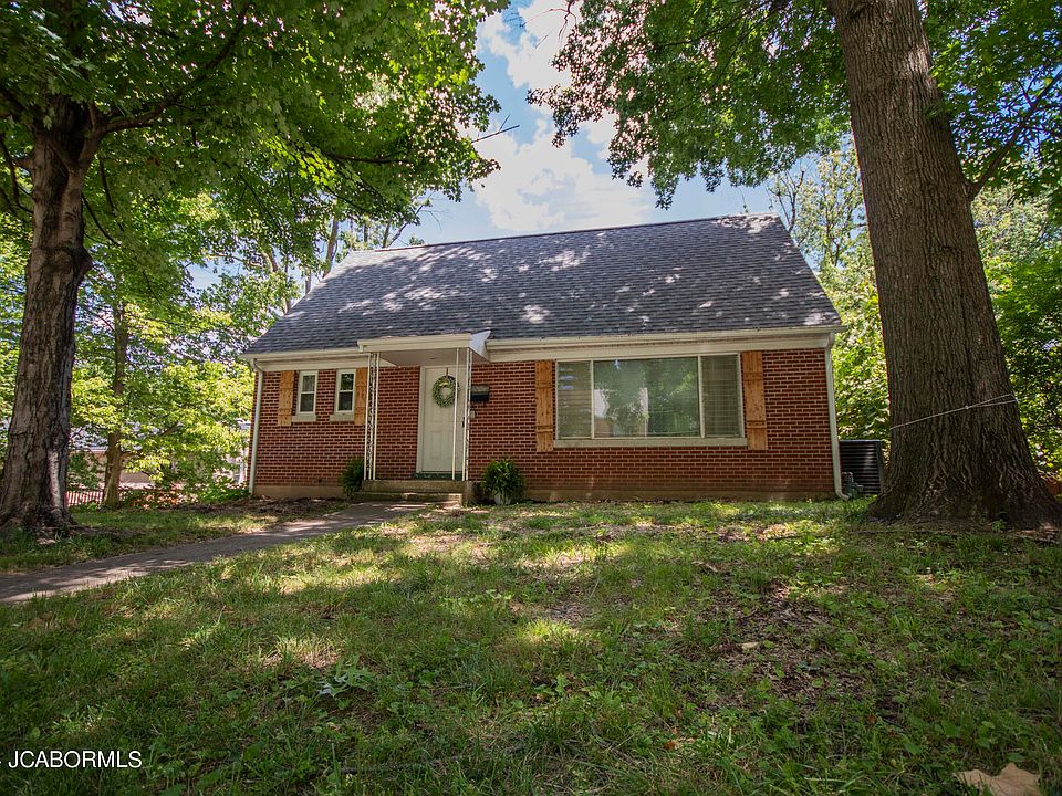 1st image of 140 Bolton Dr