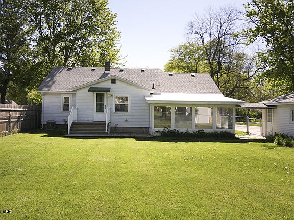 3rd image of 153 Robinwood Ave