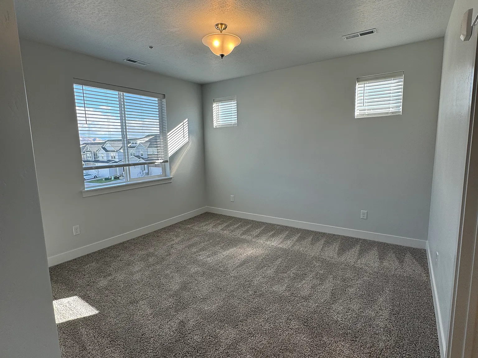 3 bed, 1265 sqft, $1,750 — Photo 4