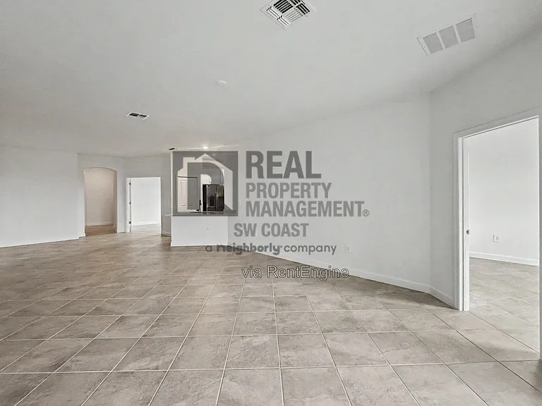 20501 Hazelnut Ct S — Photo 16