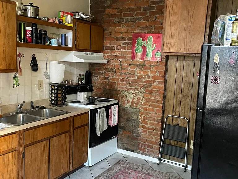 2147 W Clifton Ave #5 — Photo 1