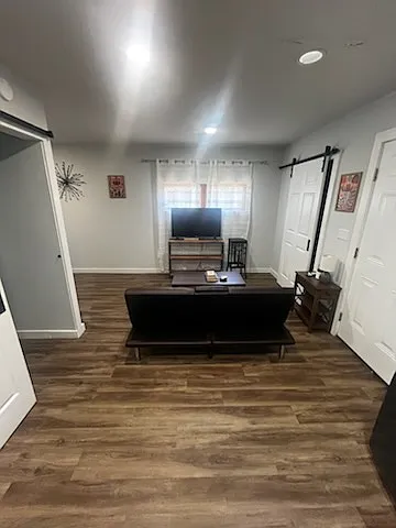 1 bed, 800 sqft, $1,600 — Photo 3