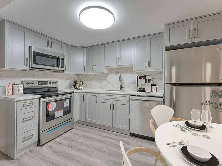 1344 Waverley Cres #2 — Photo 9